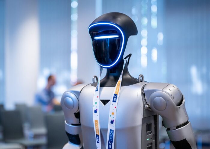 Munkába állt Máté, a BME humanoid robotja