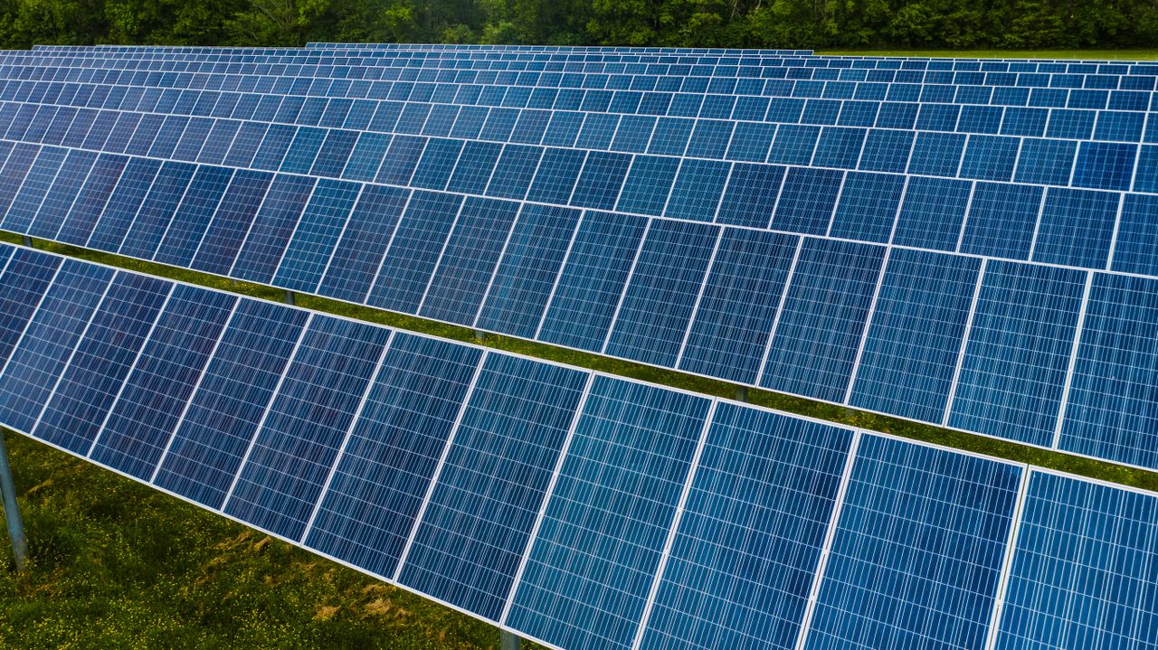 A paksi energiakrízis tanulsága: a napenergia mellől hiányoznak a tárolók és a rugalmas hálózat